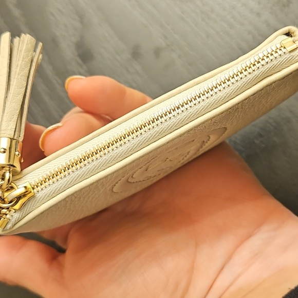 Gucci Soho Leather Tassel Key Pouch Cream GG Logo Authentic - Picture 10 of 11
